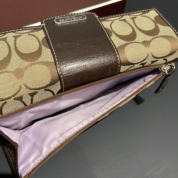 Coach long wallet with cheque book cover - Picture 9 of 9